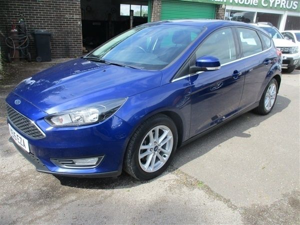 Blue Used 2015 Ford Focus Zetec Hatchback | £6,499 (Fair price) - Image 1/1