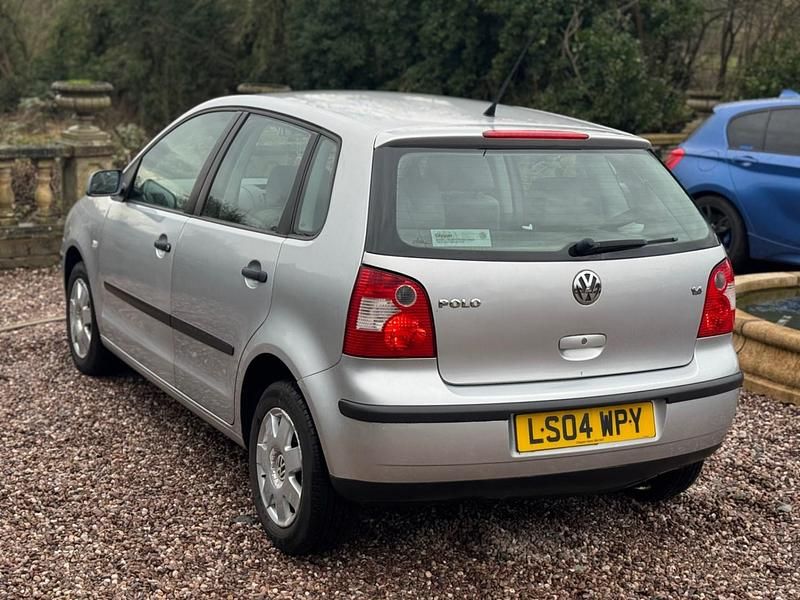 Used VW Polo 75 HP (55 kW) 2004 Silver Hatchback