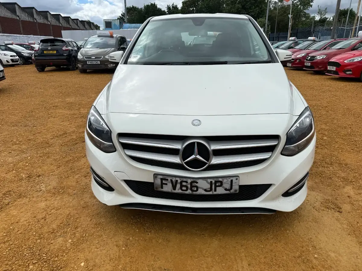 Used Mercedes B180 SE 2016 White MPV