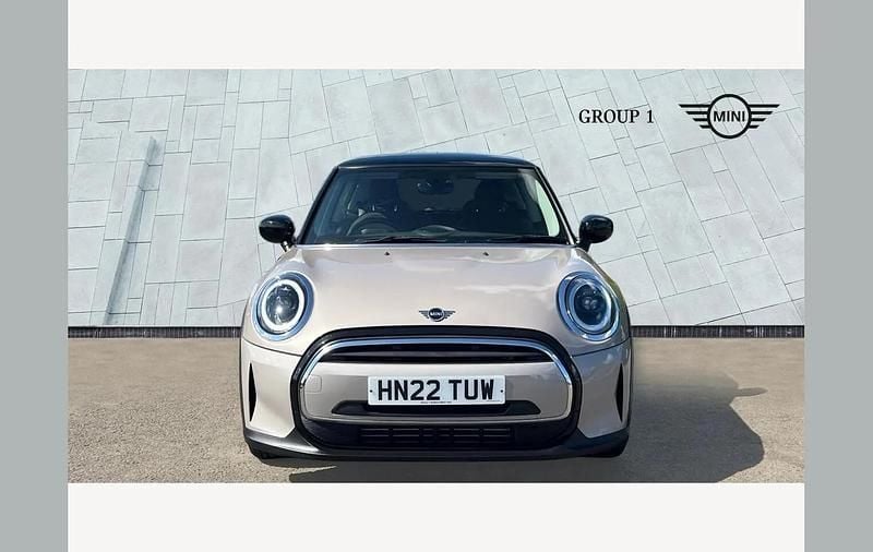 Begagnad Mini Cooper Classic 136 HK (100 kW) 2022 Grå Halvkombi