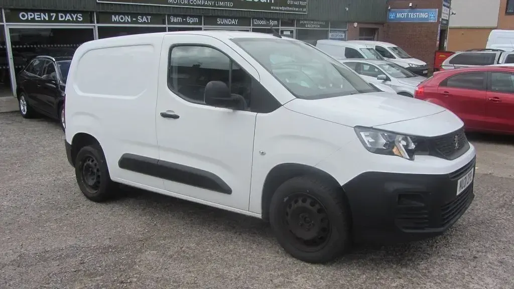 Used Peugeot Partner 131 HP (96 kW) 2021 White MPV