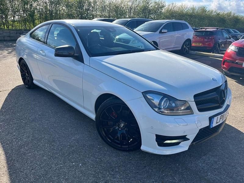 Used Mercedes C180 AMG 156 HP (114 kW) 2011 White Coupe