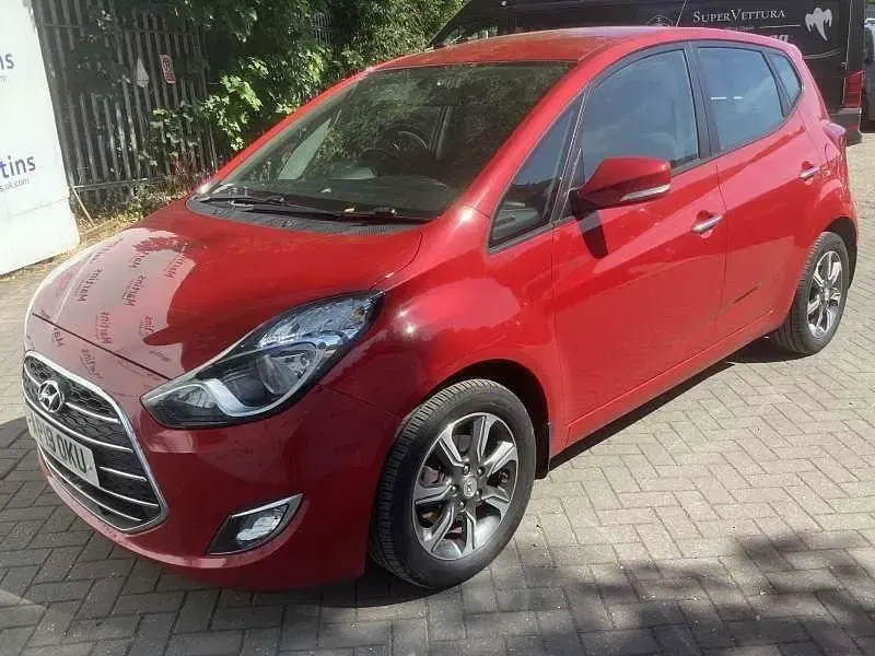 Used Hyundai ix20 SE 125 HP (91 kW) 2019 Red Hatchback