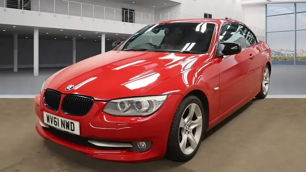 Used BMW 320 Cabriolet 184 HP (135 kW) 2012 Red Cabriolet