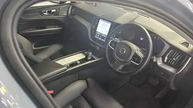Used Volvo XC60 Plus 247 HP (181 kW) 2023 SUV