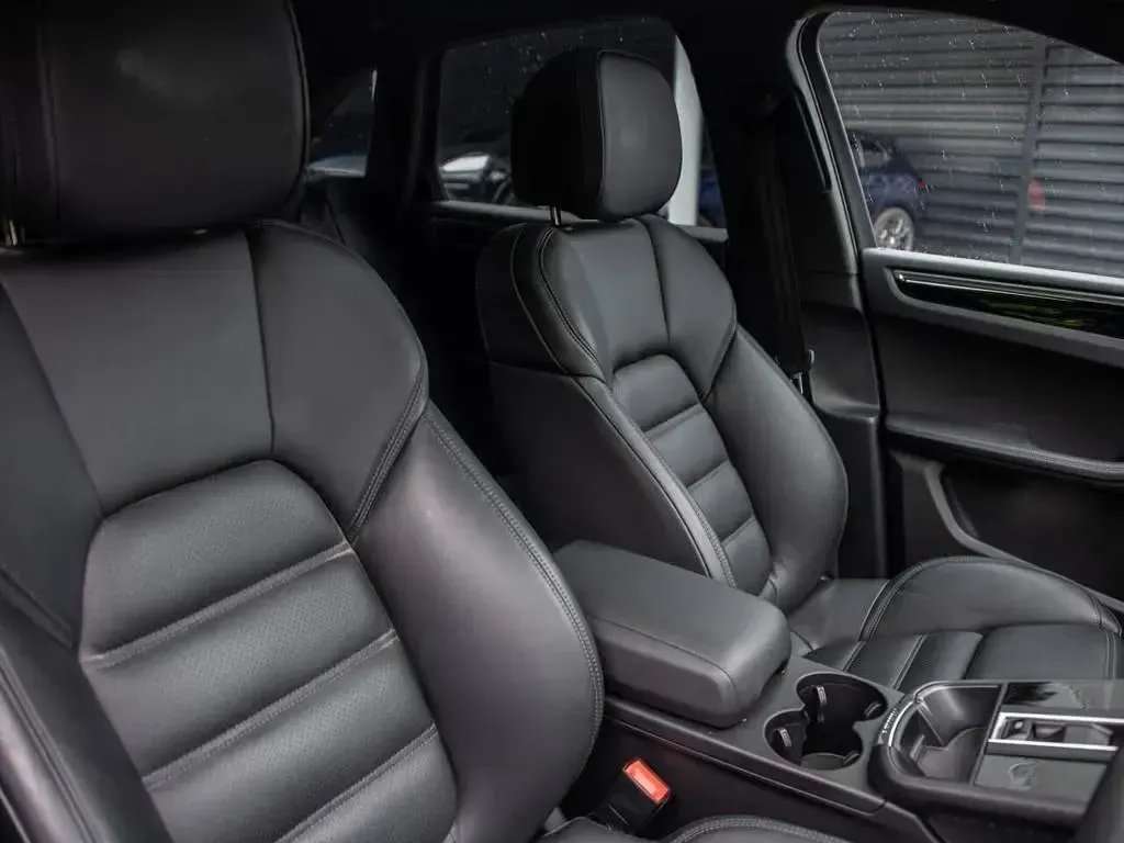 Used Porsche Macan S 374 HP (275 kW) 2024 Grey SUV