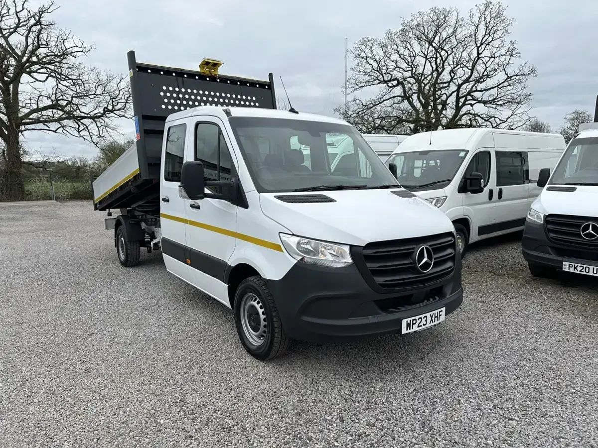 Usado Mercedes Sprinter 150 HP (110 kW) 2023 Branco Van