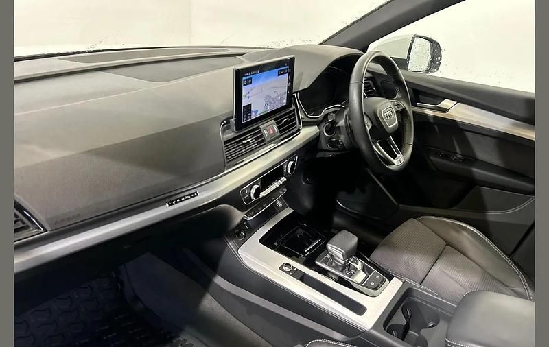 Used Audi Q5 S-Line 200 HP (147 kW) 2023 White SUV