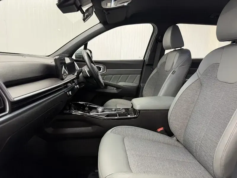 Used Kia Sorento 261 HP (191 kW) 2025 Green SUV