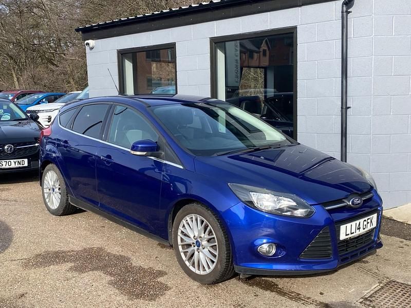 Used Ford Focus Zetec 125 HP (91 kW) 2013 Blue Hatchback