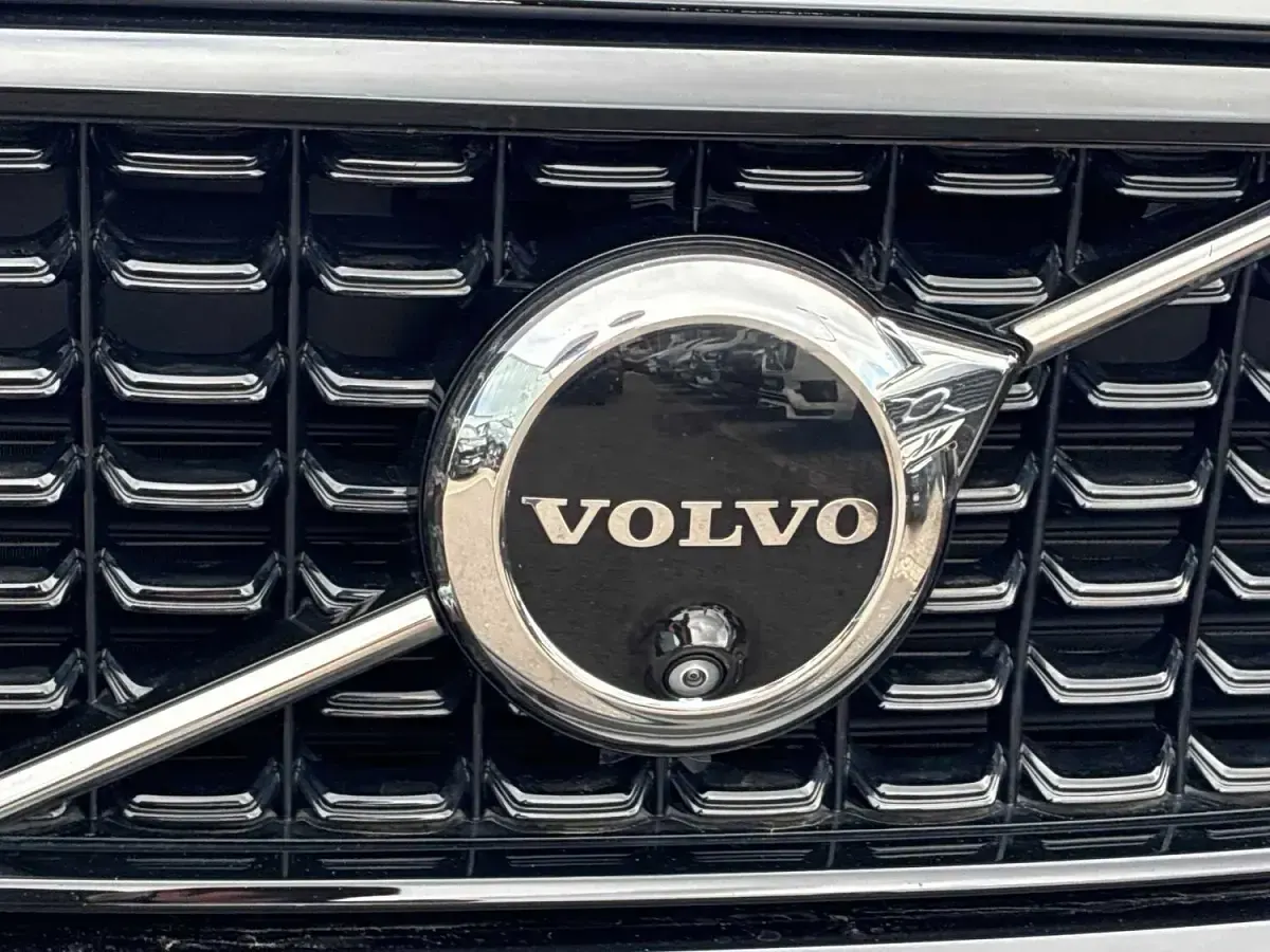 Used Volvo XC40 Plus 163 HP (119 kW) 2023 Black SUV