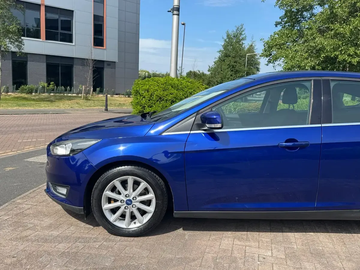 Used Ford Focus Titanium 2016 Blue Hatchback