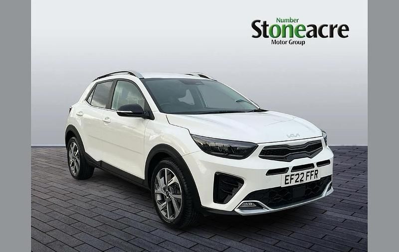 White Used 2022 Kia Stonic GT-Line SUV | £12,999 (Good price) - Image 1/4