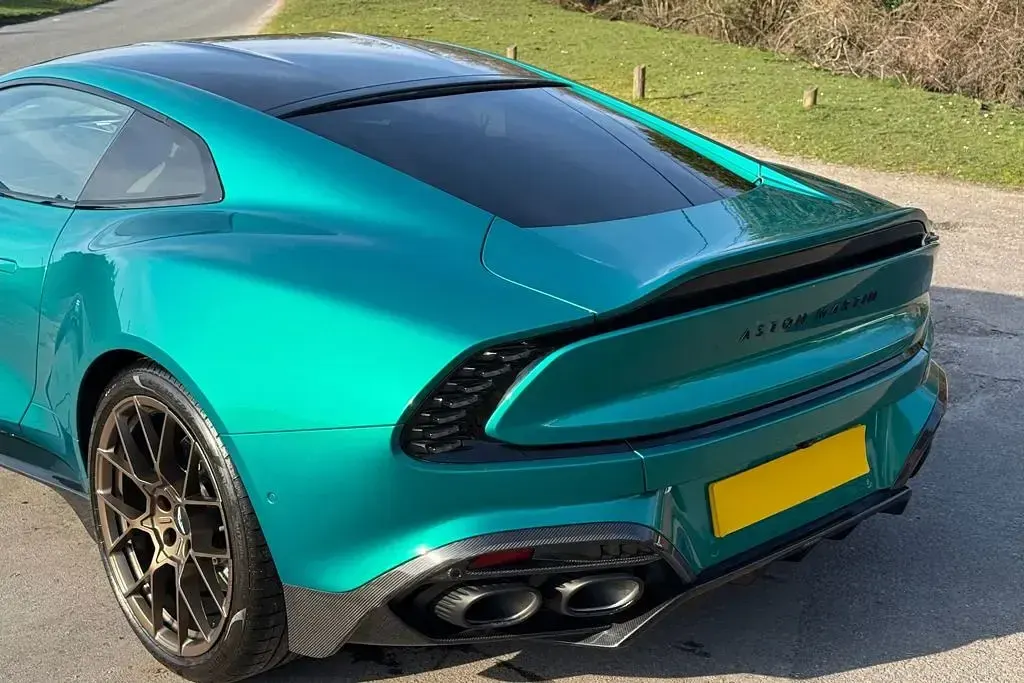 Used Aston Martin Vanquish 835 HP (614 kW) 2025 Green Coupe