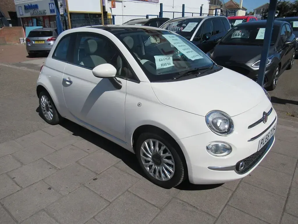 Used Fiat 500 Lounge 69 HP (50 kW) 2016 White Hatchback