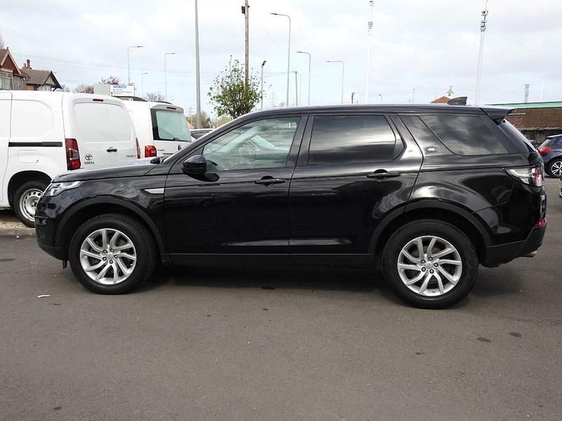 Used Land Rover Discovery Sport SE 240 HP (176 kW) 2018 Black SUV