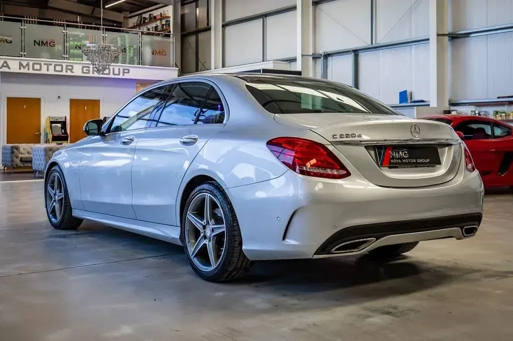 Used Mercedes C220 AMG Line Premium 170 HP (125 kW) 2017 Silver Sedan