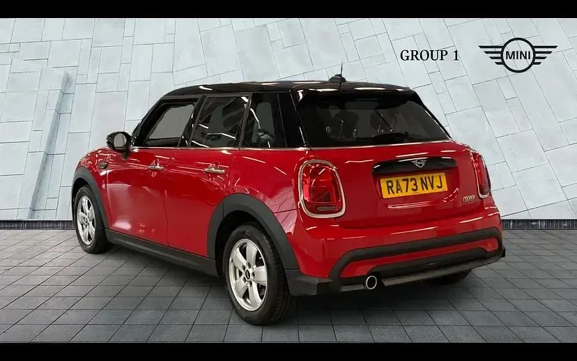 Used Mini Cooper Classic 136 HP (100 kW) 2024 Red Hatchback