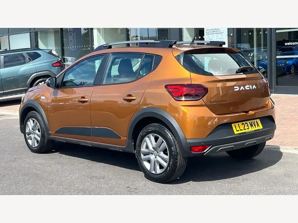 Used Dacia Sandero Expression 2023 Orange Hatchback