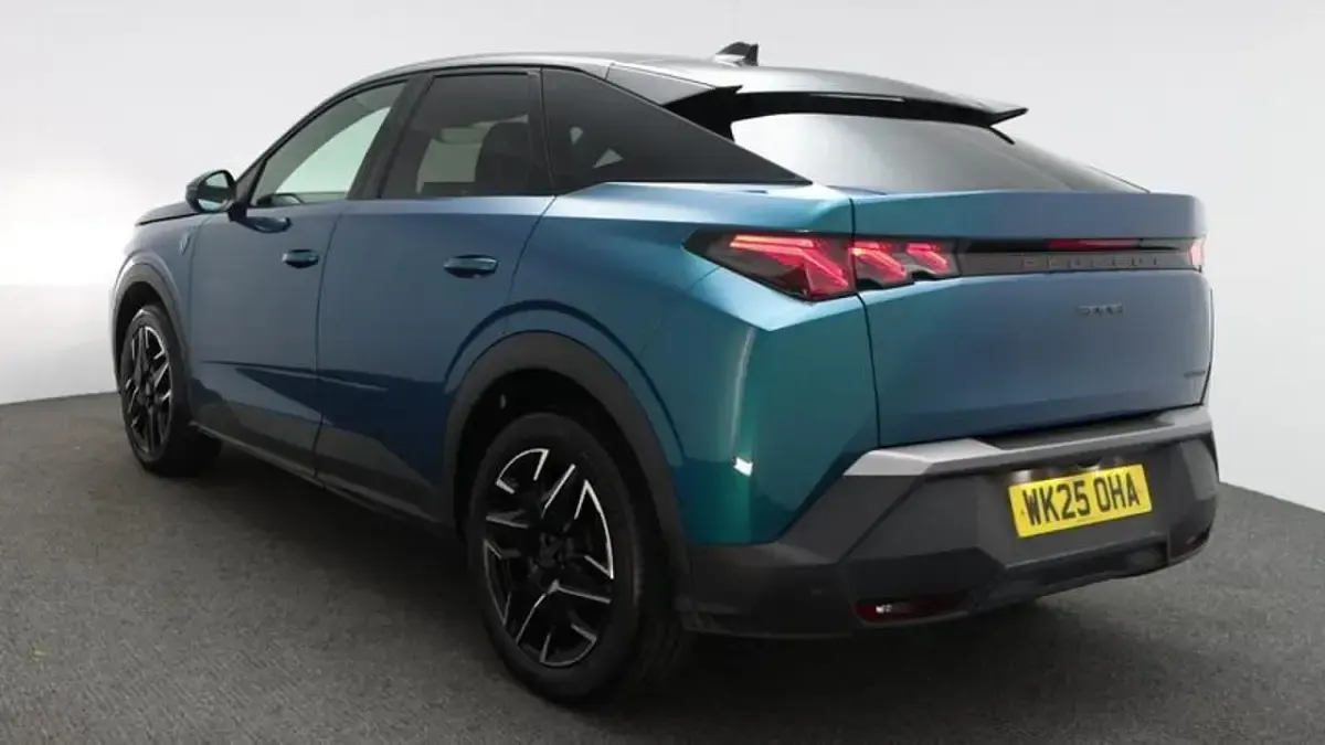 Used Peugeot 3008 GT 134 HP (98 kW) 2025 Blue SUV