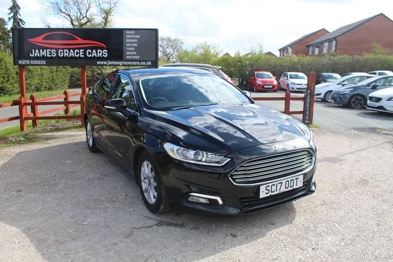 Used Ford Mondeo Zetec 120 HP (88 kW) 2017 Black Hatchback