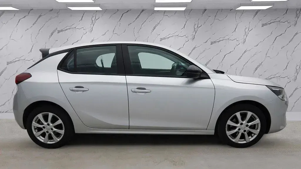 Begagnad Vauxhall Corsa Design Edition 100 HK (73 kW) 2023 Grå Halvkombi