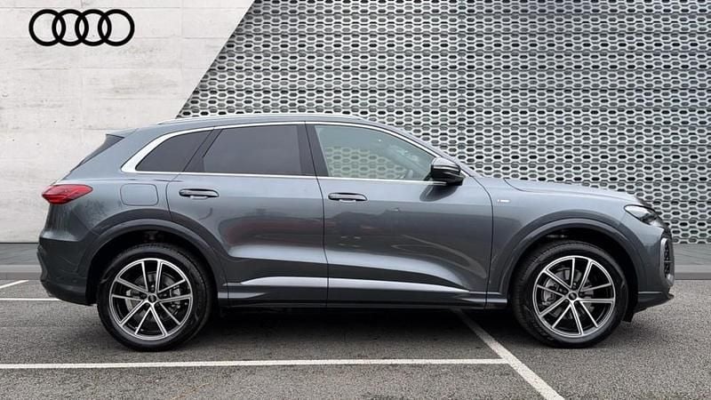 New Audi Q5 S-Line 204 HP (150 kW) 2026 Grey SUV