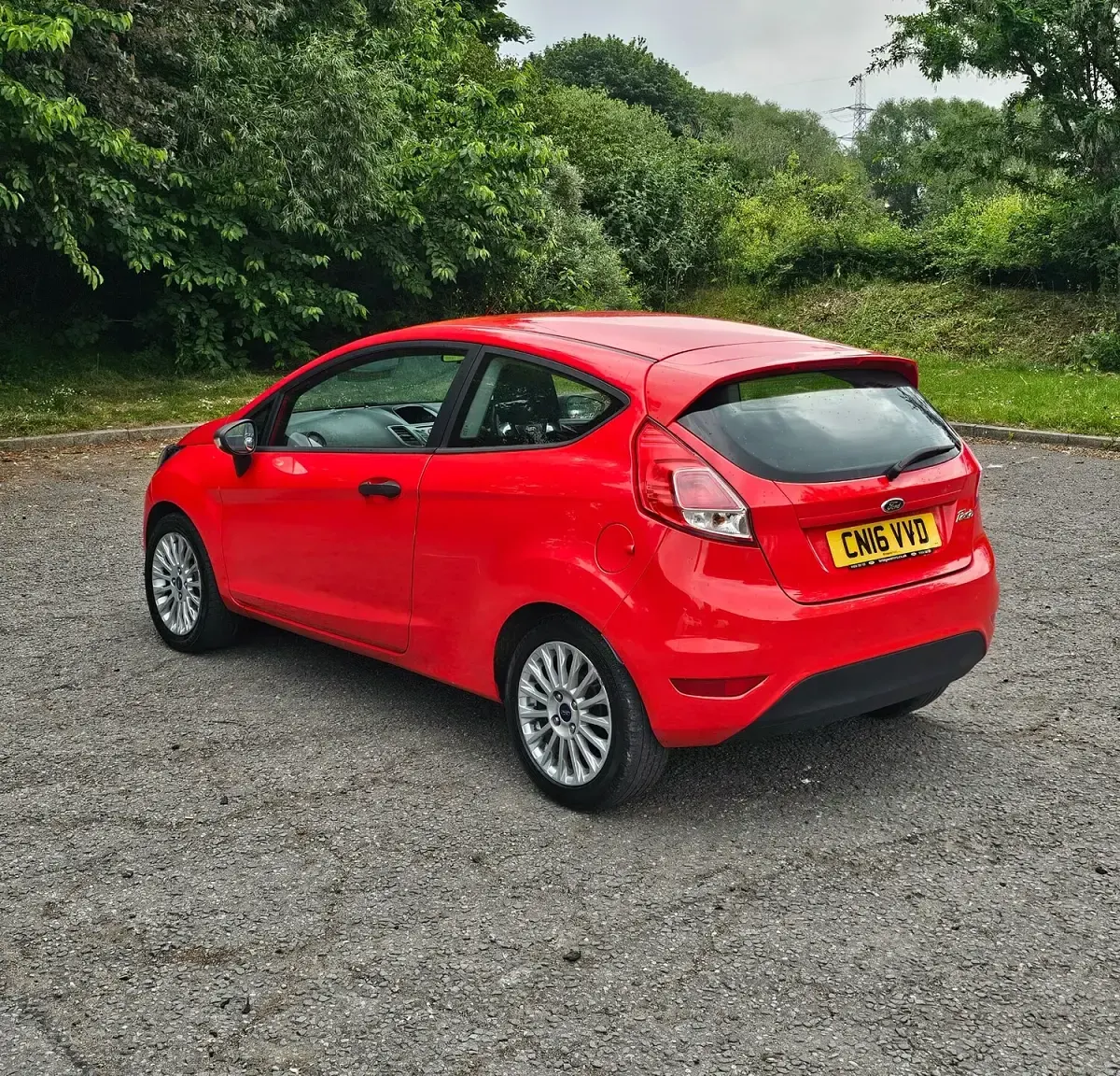 Used Ford Fiesta Studio 2016 Red Hatchback