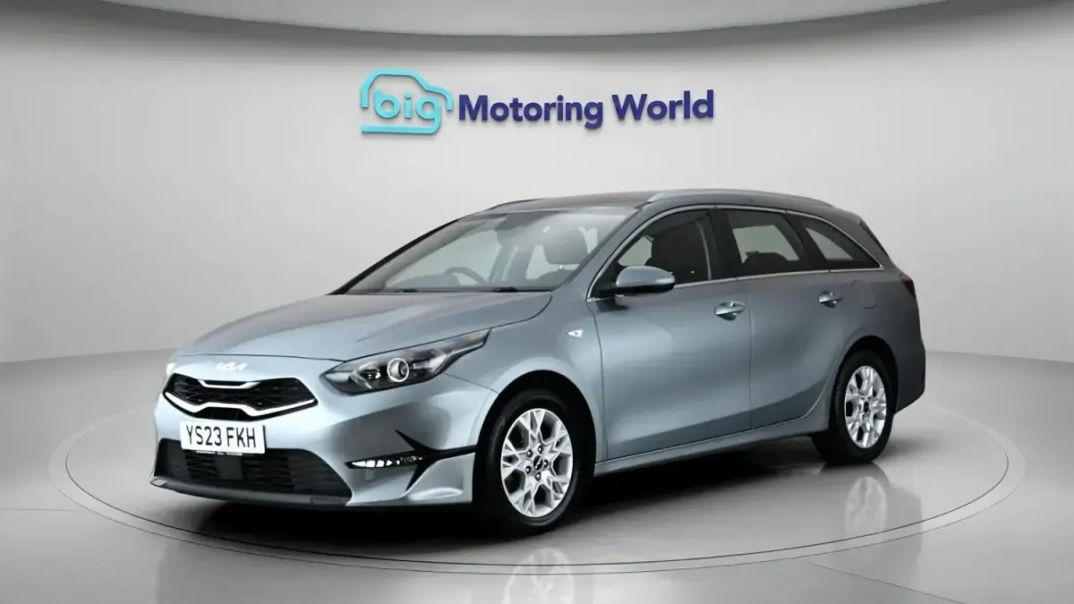 Used Kia Ceed 2023 Silver Hatchback