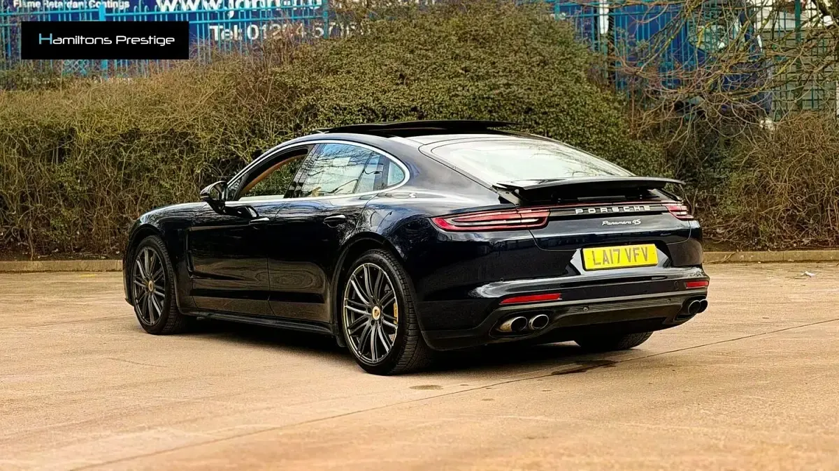 Used Porsche Panamera 440 HP (323 kW) 2017 Blue Hatchback