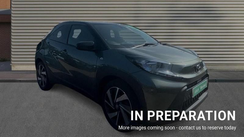 Green Used 2023 Toyota Aygo X SUV | £14,221 - Image 1/4