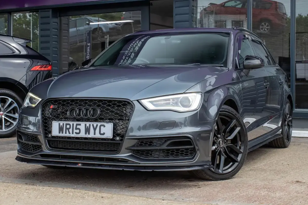 Used Audi A3 Advanced 300 HP (220 kW) 2015 Grey Hatchback