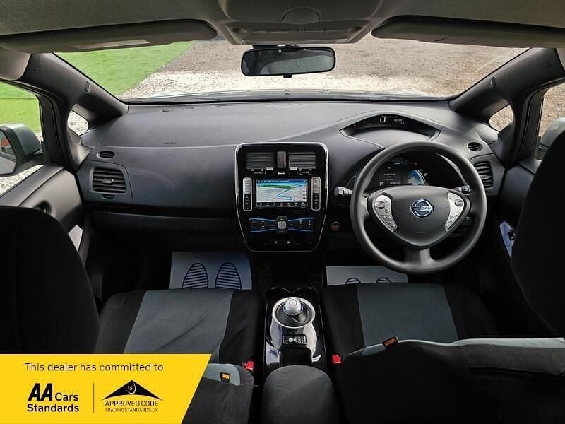 Used Nissan Leaf Acenta 80 kW (109 HP) 2017 Silver Hatchback