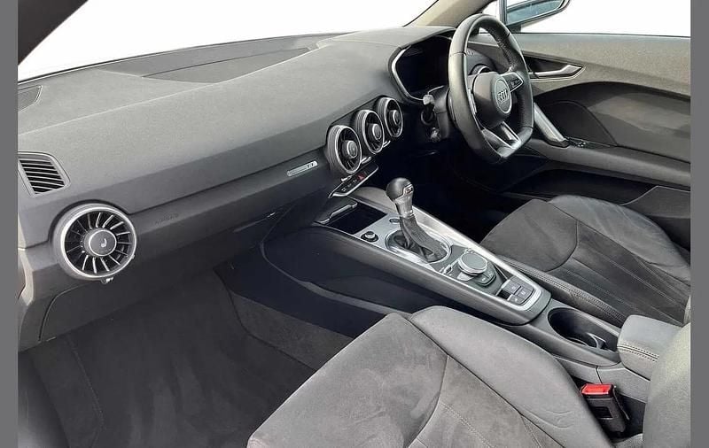 Used Audi TT Roadster Sport 194 HP (142 kW) 2021 White Cabriolet