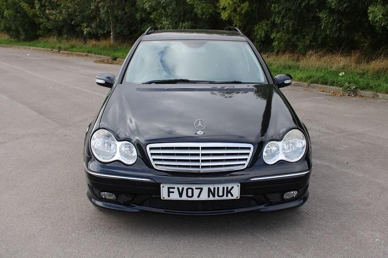 Black Used 2007 Mercedes C320 Estate | £1,500 - Image 1/4