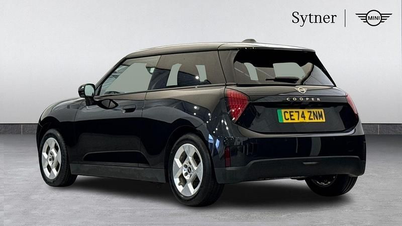 Usado Mini Cooper Hatch 133 kW (181 CV) 2024 Negro Utilitario