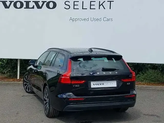 Used Volvo V60 Core 161 HP (118 kW) 2023 Estate