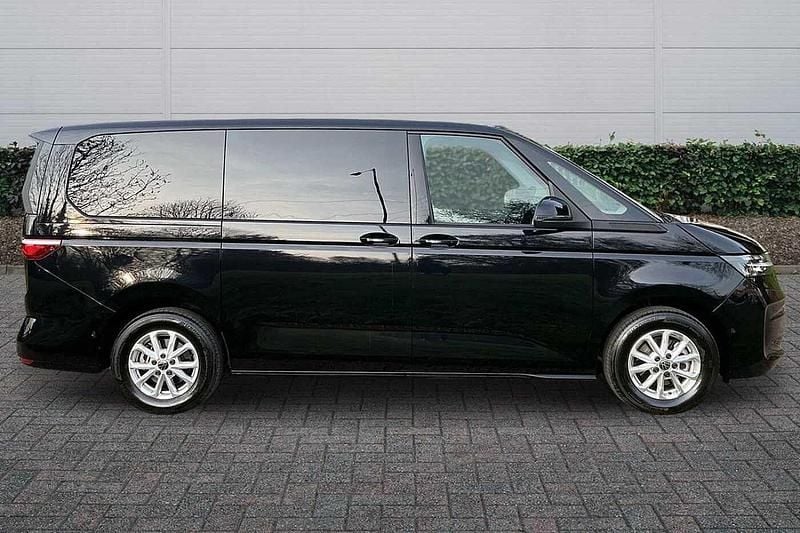 Begagnad VW Multivan Life 150 HK (110 kW) 2026 Svart Van