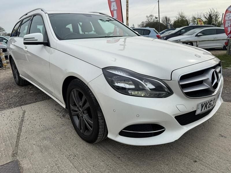 Begagnad Mercedes E220 SE 2013 Vit Kombi