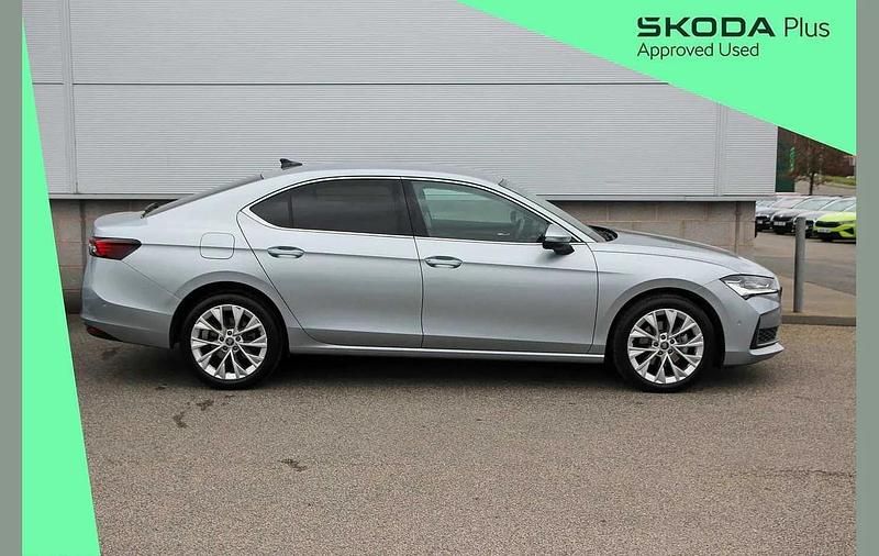 Used Skoda Superb SE L 147 HP (108 kW) 2025 Pebble silver metallic Hatchback