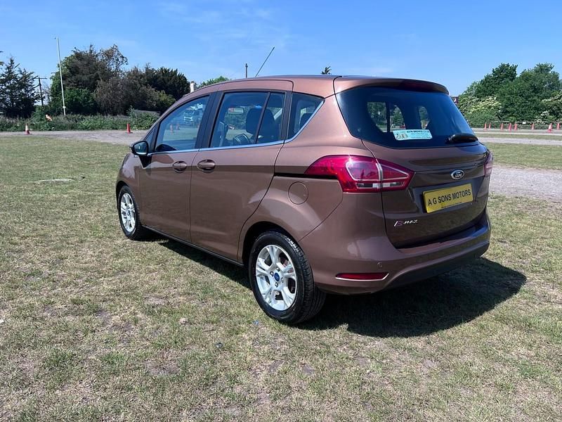 Used Ford B-MAX Zetec 2014 Gold MPV