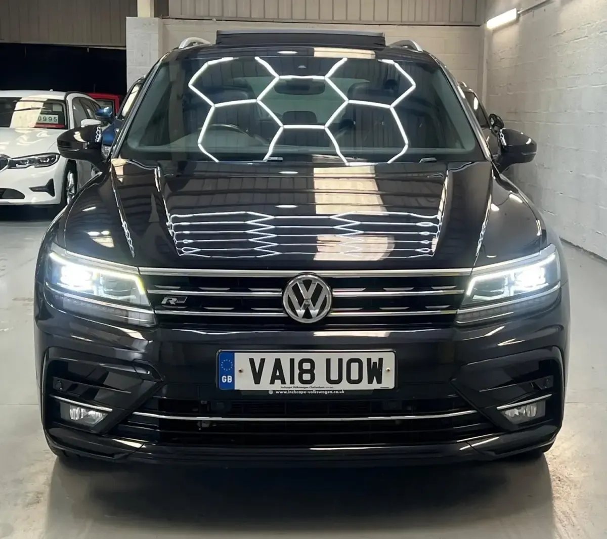 Second-hand VW Tiguan R-line 150 CP (110 kW) 2018 Negru SUV