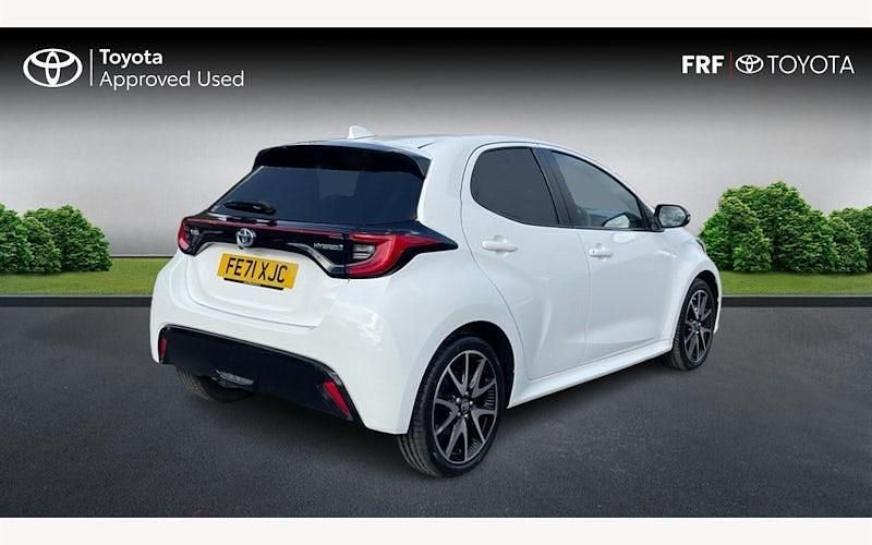 Used Toyota Yaris Hybrid 116 HP (85 kW) 2021 Hatchback