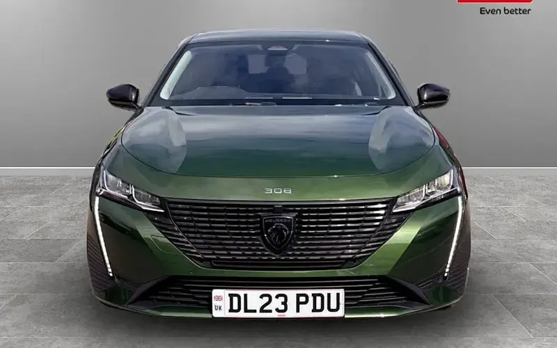 Used Peugeot 308 Allure Premium 131 HP (96 kW) 2023 Green Hatchback