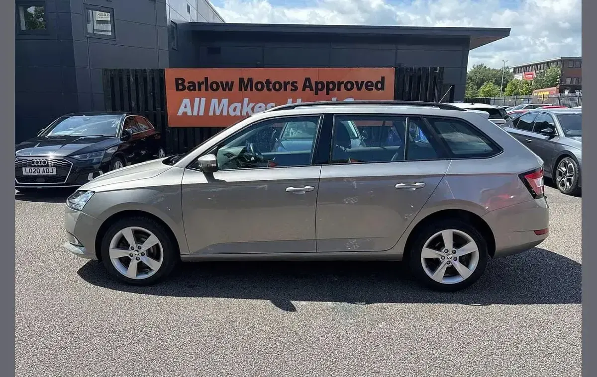 Used Skoda 110 R SE L 108 HP (79 kW) 2019 Beige Estate