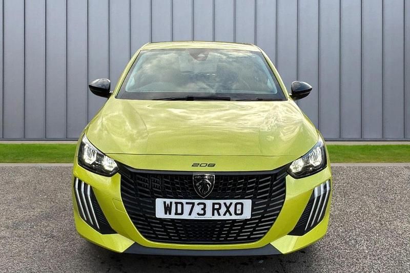 Używany Peugeot 208 Active 99 KM (72 kW) 2024 Żółty Hatchback