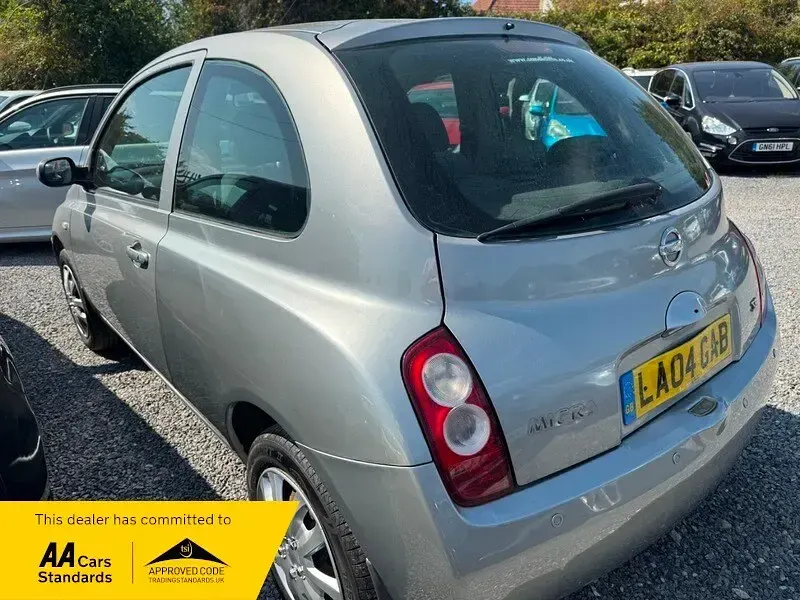 Used Nissan Micra SE 80 HP (58 kW) 2004 Silver Hatchback