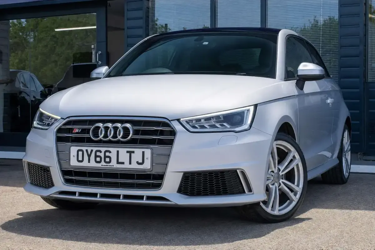 Used Audi S1 Advanced 231 HP (169 kW) 2016 Silver Hatchback