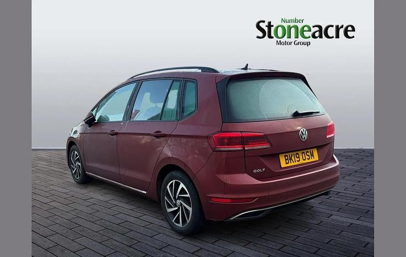 Used VW Golf Sportsvan Match 128 HP (94 kW) 2019 Red MPV
