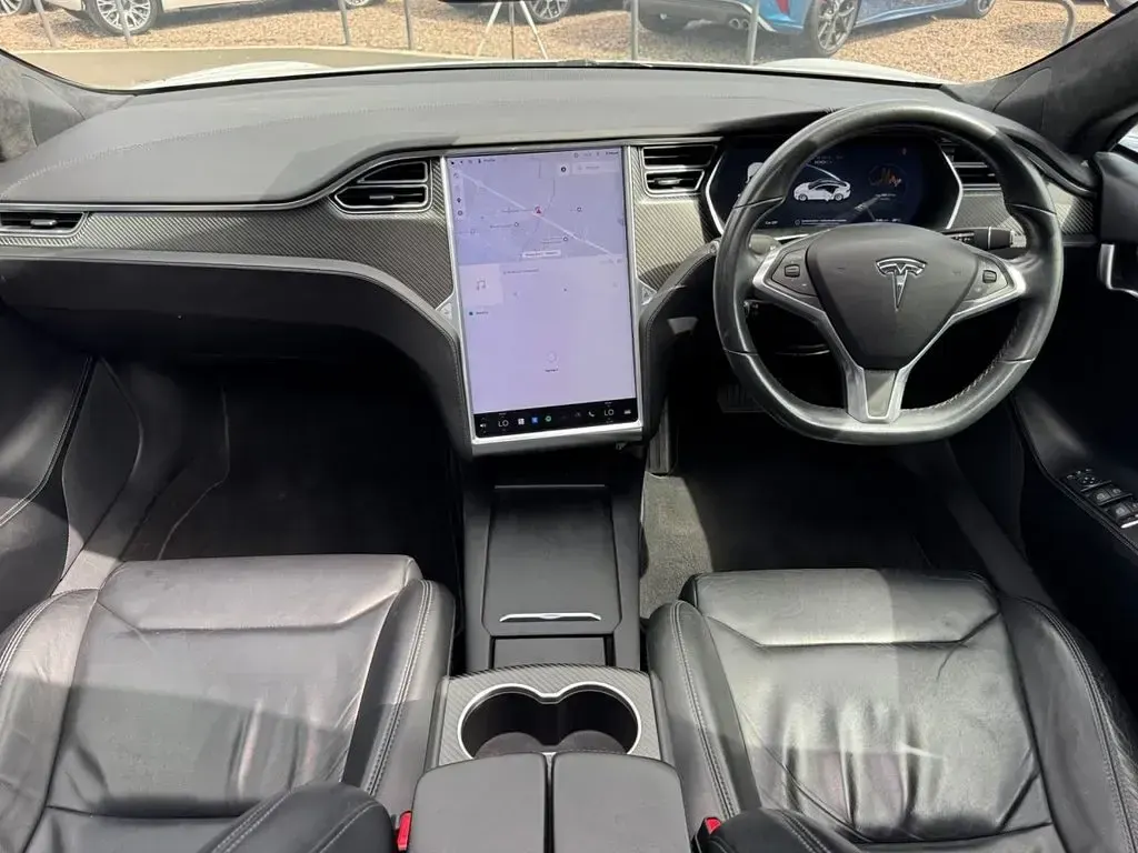 Used Tesla Model S 386 kW (525 HP) 2017 White Hatchback
